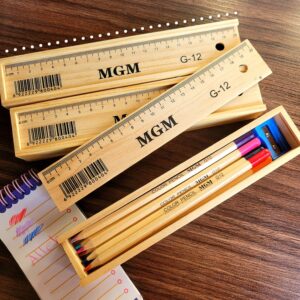 ست مدادرنگی 12 رنگ و جامدادی چوبی و تراش و خط برند MGM
